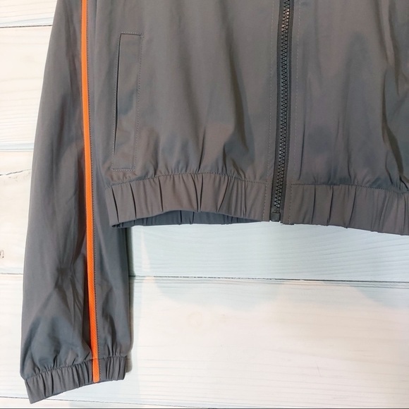 Halara Athletic Running Hooded Lightweight Jacket - Picture 4 of 4